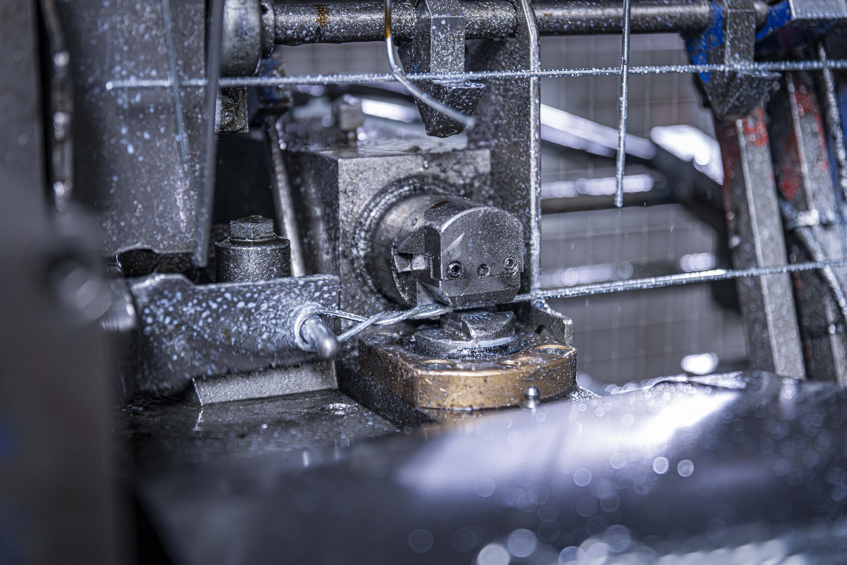 Productielijn voor ogendraad met automatische knip- en buigfunctie